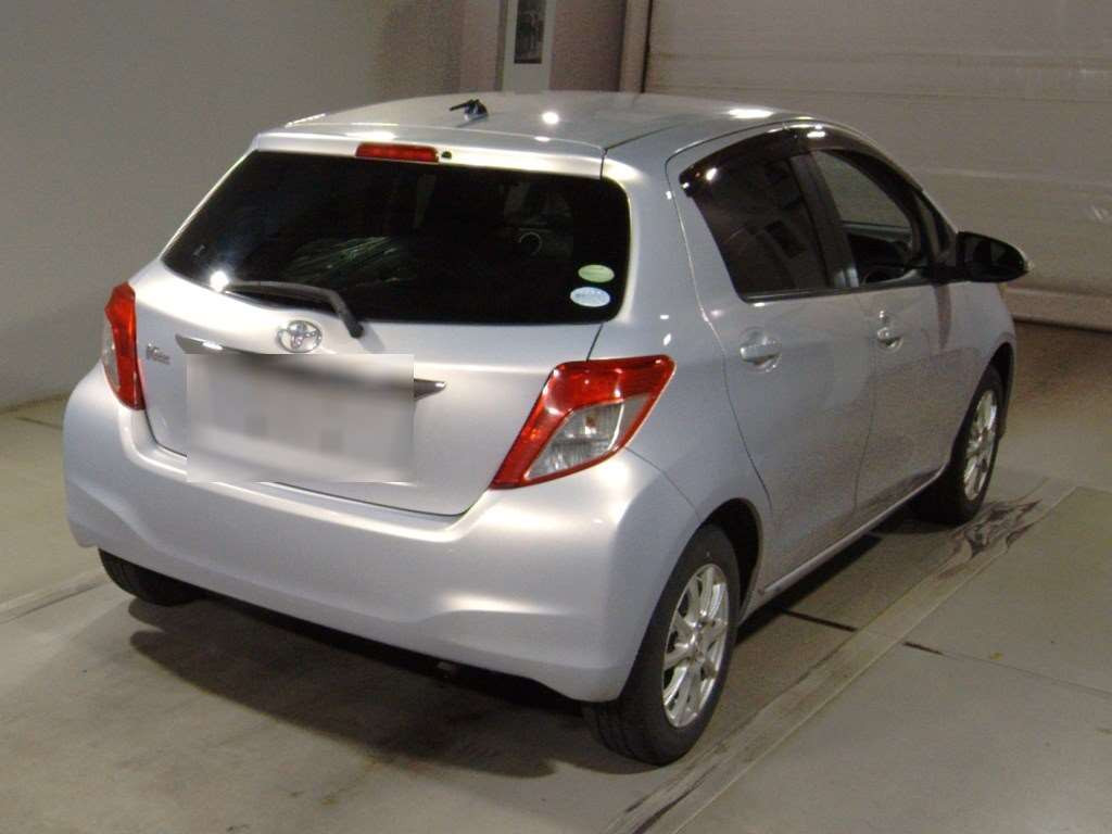 2013 Toyota Vitz KSP130[1]