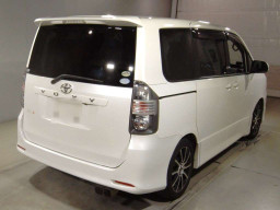 2008 Toyota Voxy