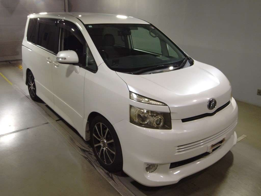 2008 Toyota Voxy ZRR75G[2]