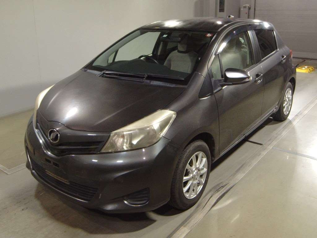 2013 Toyota Vitz NSP130[0]