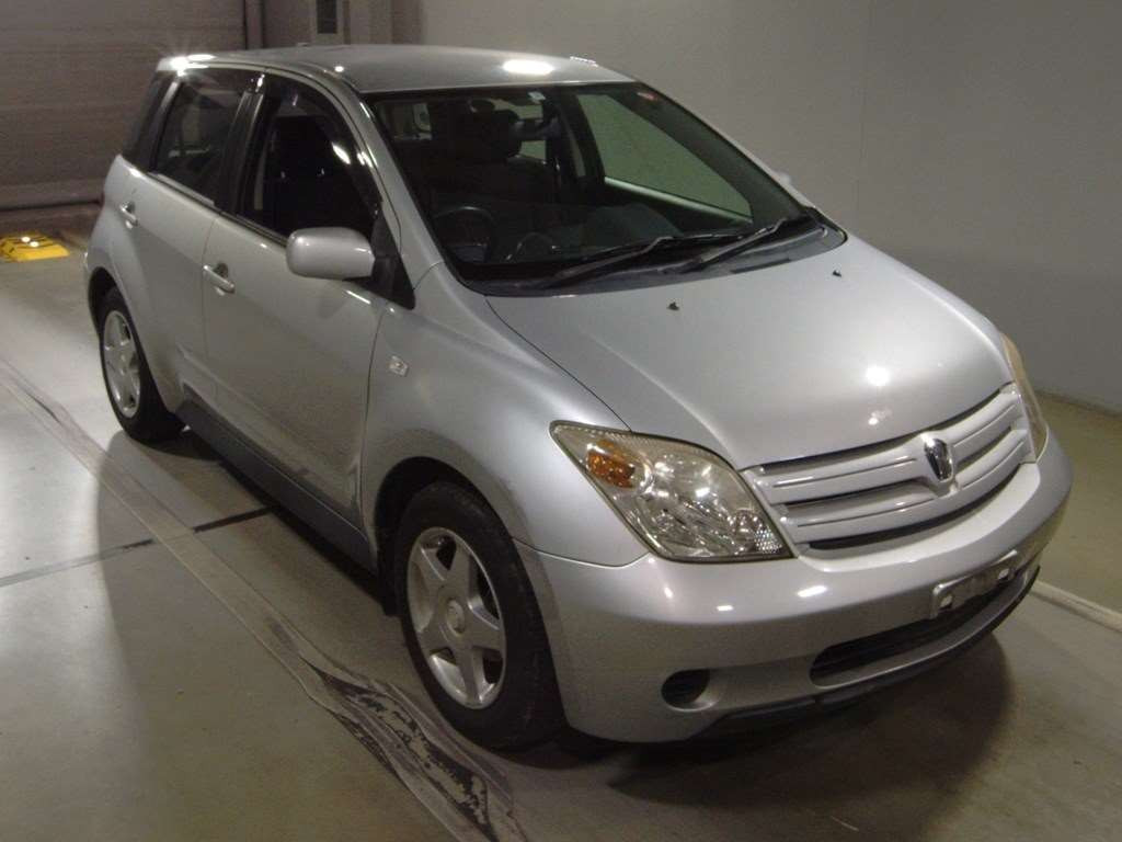 2003 Toyota IST NCP60[2]