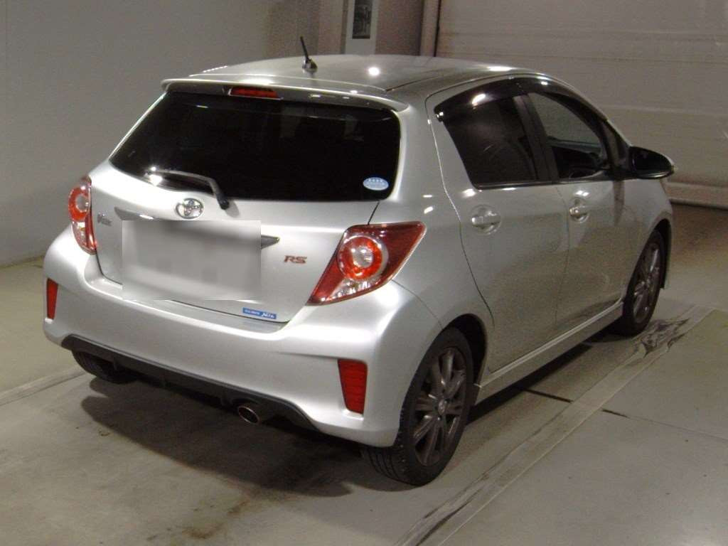 2013 Toyota Vitz NCP131[1]