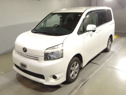 2010 Toyota Voxy