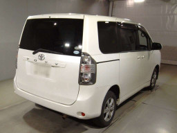 2010 Toyota Voxy