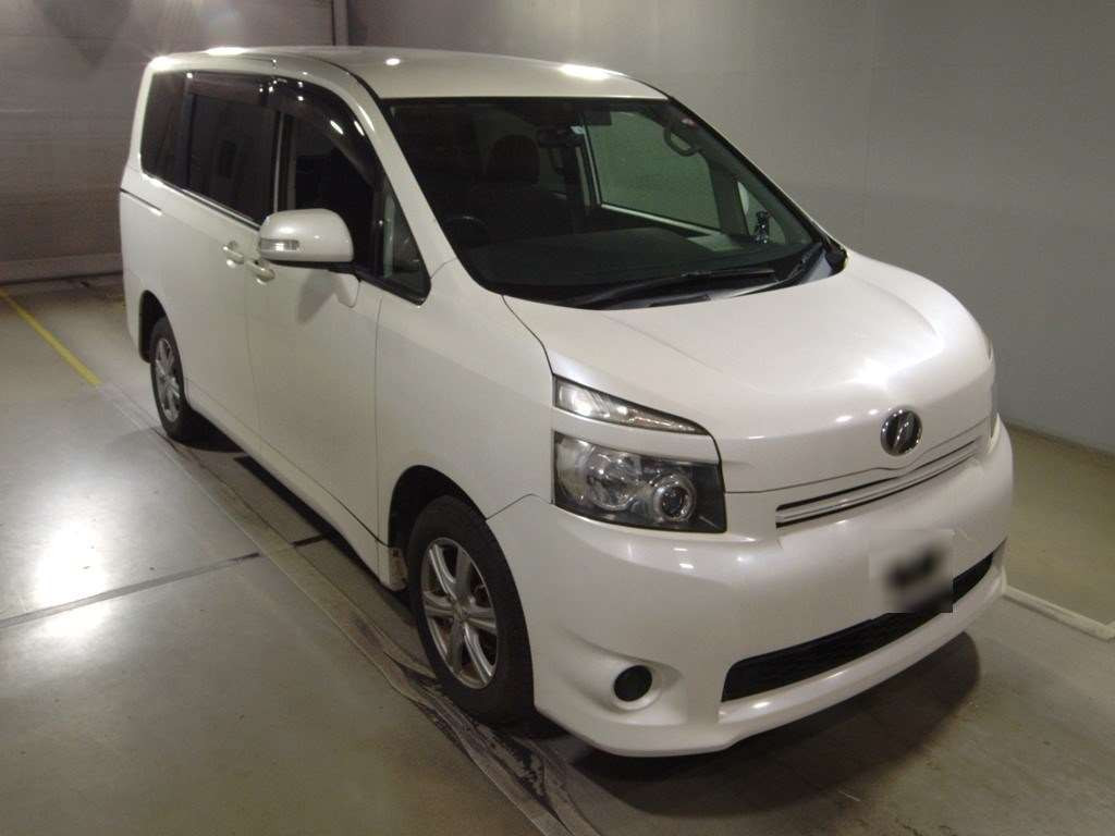 2010 Toyota Voxy ZRR75G[2]