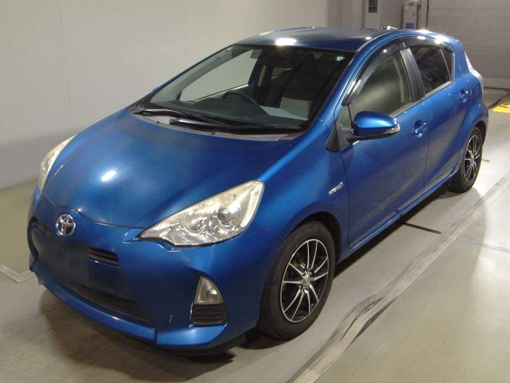 2013 Toyota Aqua NHP10[0]