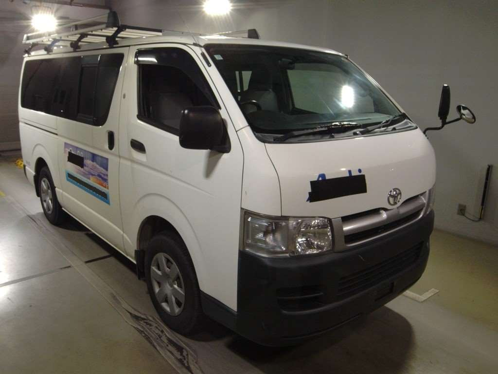 2004 Toyota Hiace Van KDH205V[2]