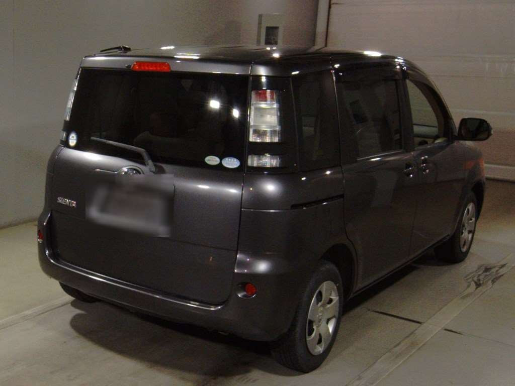 2011 Toyota Sienta NCP81G[1]