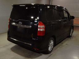 2011 Toyota Noah