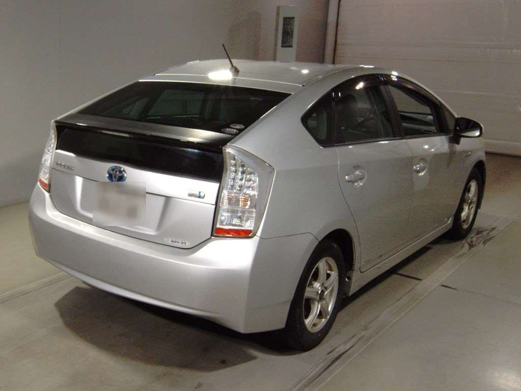 2010 Toyota Prius ZVW30[1]