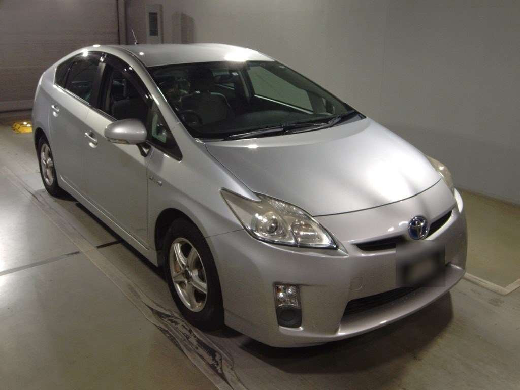 2010 Toyota Prius ZVW30[2]