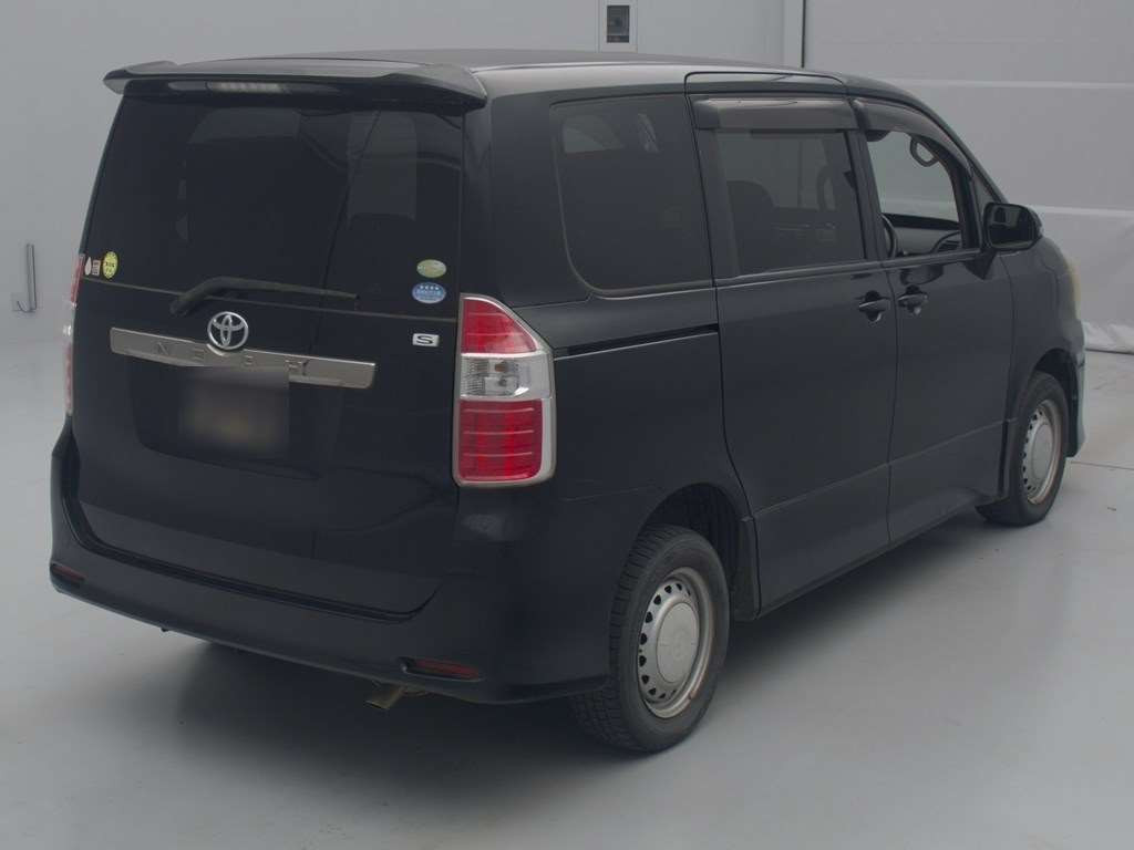 2009 Toyota Noah ZRR75W[1]