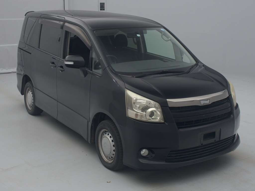 2009 Toyota Noah ZRR75W[2]