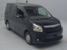 2009 Toyota Noah