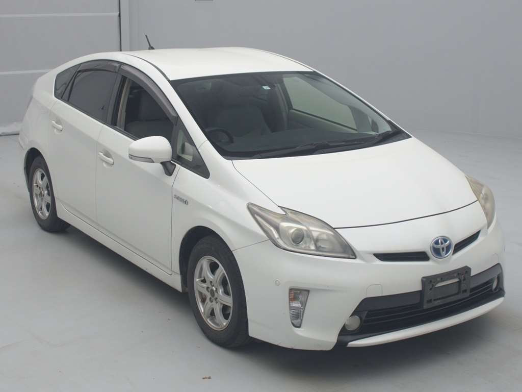 2012 Toyota Prius ZVW30[2]