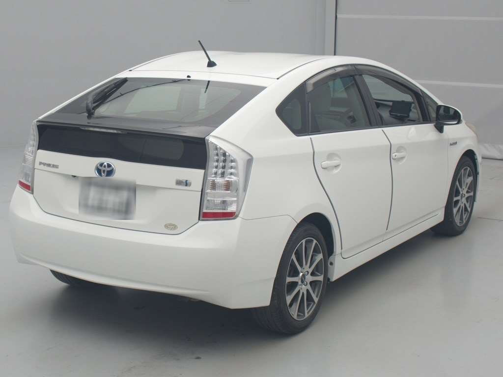 2011 Toyota Prius ZVW30[1]