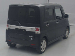 2011 Daihatsu Tanto