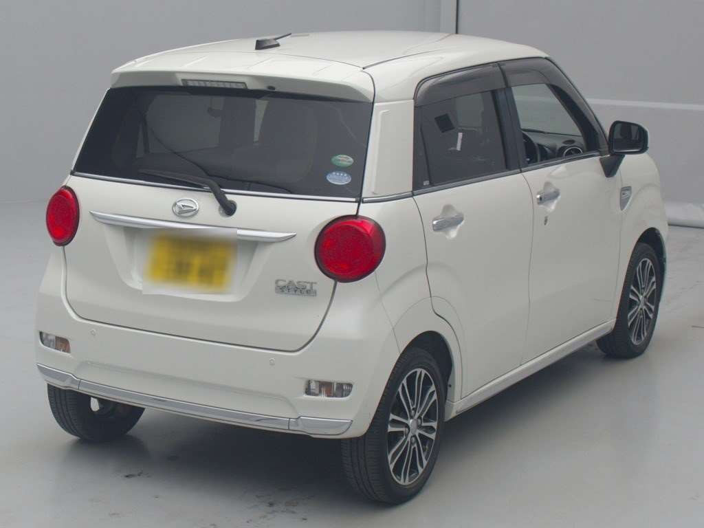 2016 Daihatsu Cast LA250S[1]