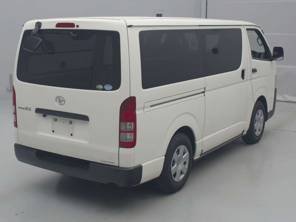 2018 Toyota Regiusace Van GDH201V[1]