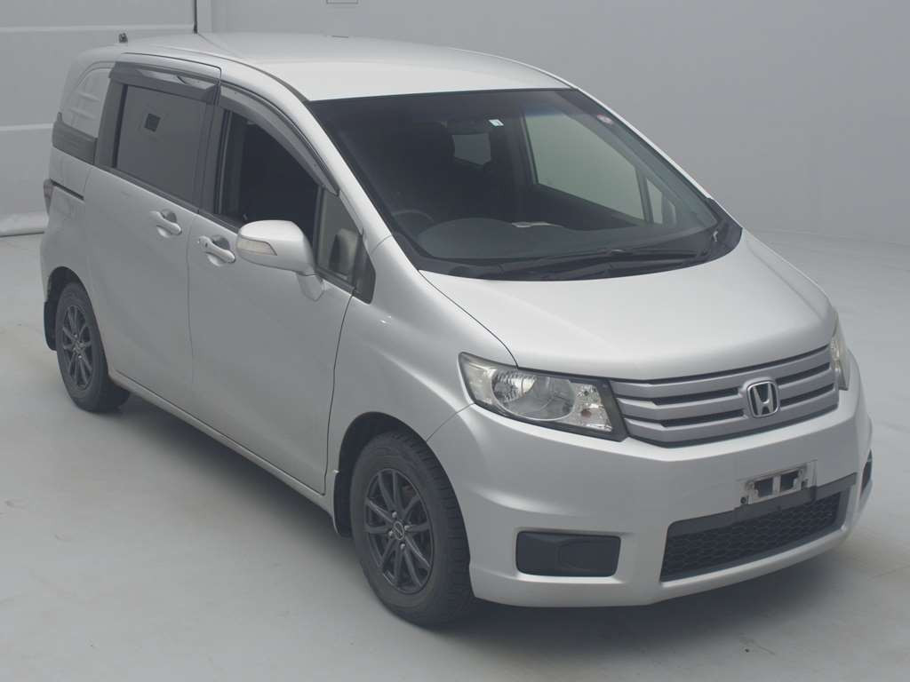 2012 Honda Freed Spike GB3[2]