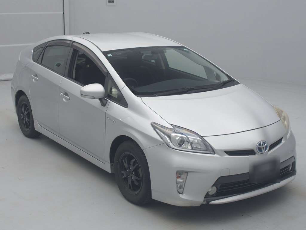 2014 Toyota Prius ZVW30[2]