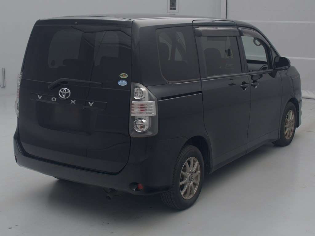 2009 Toyota Voxy ZRR75G[1]