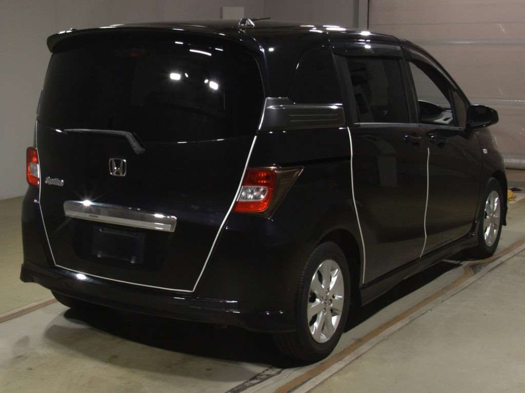 2011 Honda Freed Spike GB3[1]