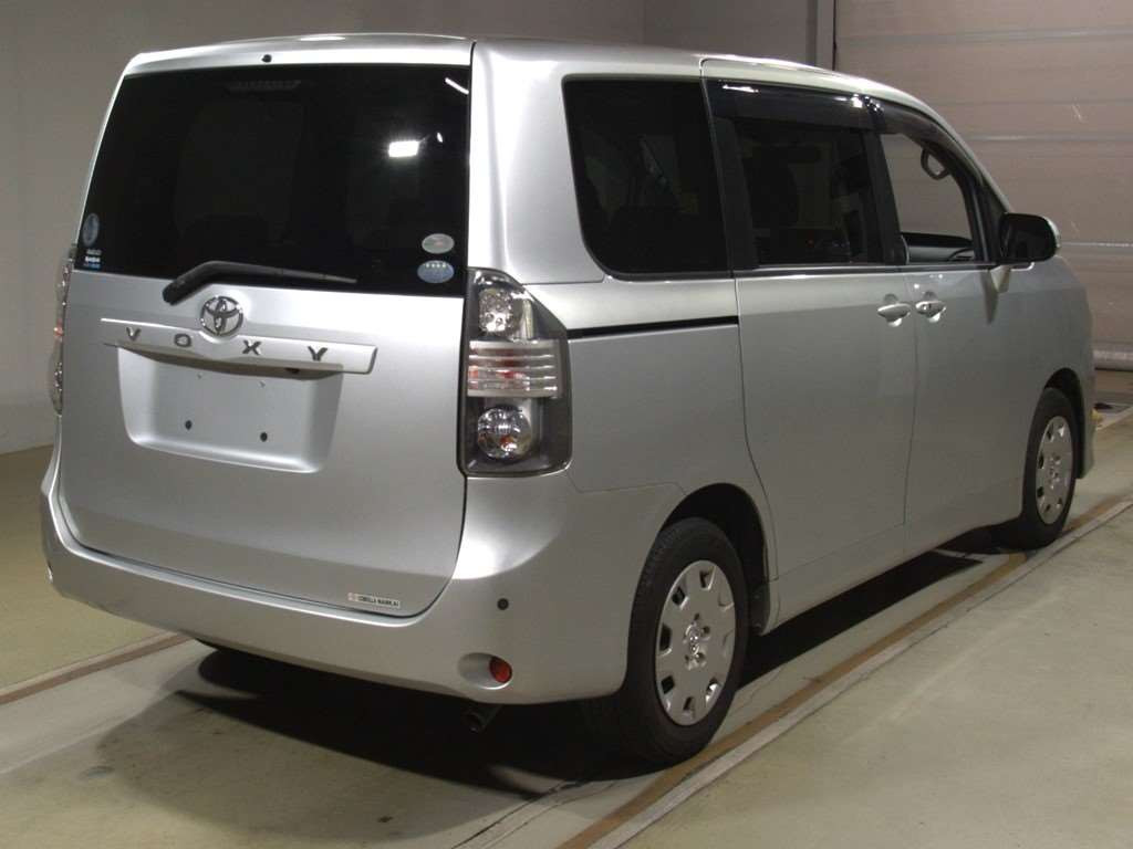 2008 Toyota Voxy ZRR70G[1]