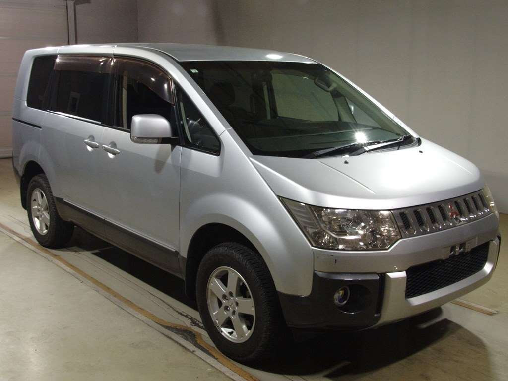 2010 Mitsubishi Delica D5 CV5W[2]