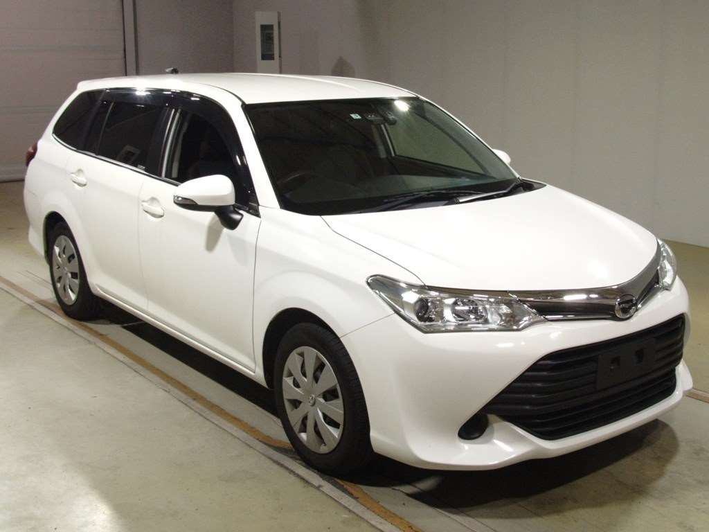 2017 Toyota Corolla Fielder NRE161G[2]