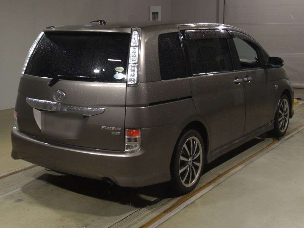 2011 Toyota Isis ZGM11W[1]