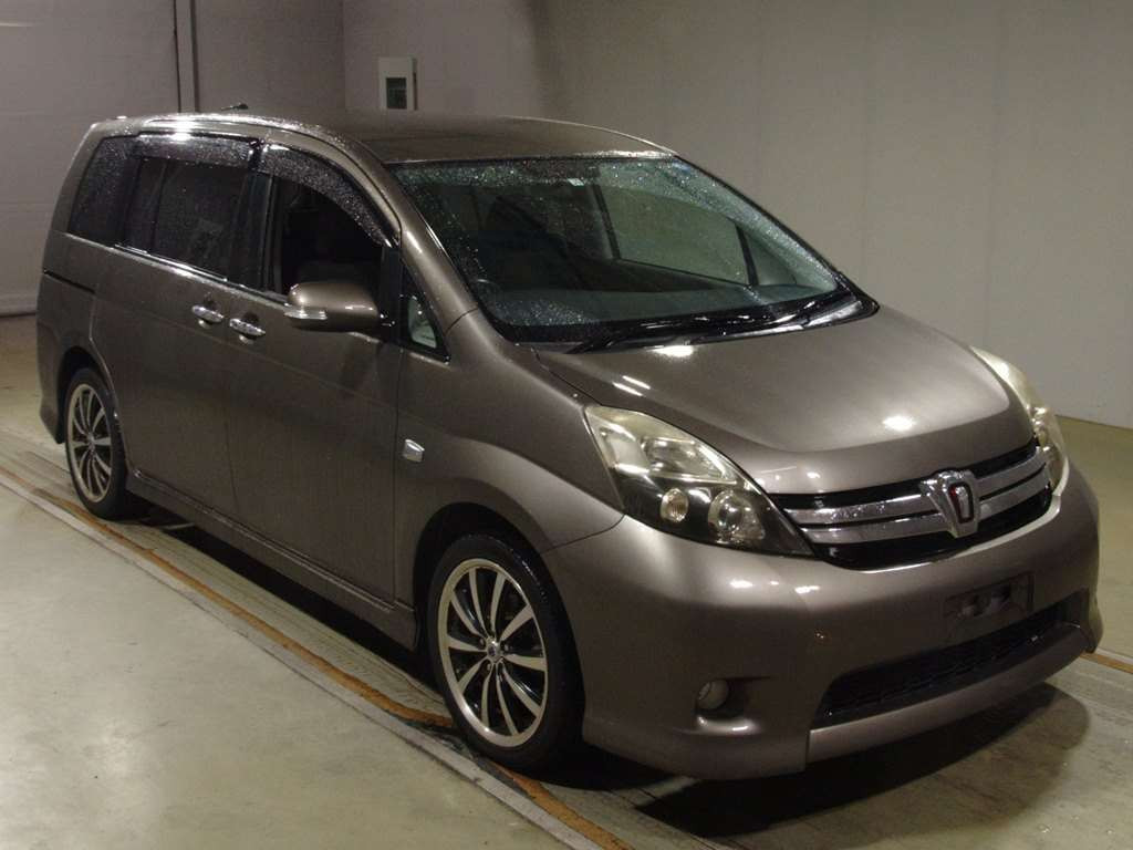 2011 Toyota Isis ZGM11W[2]