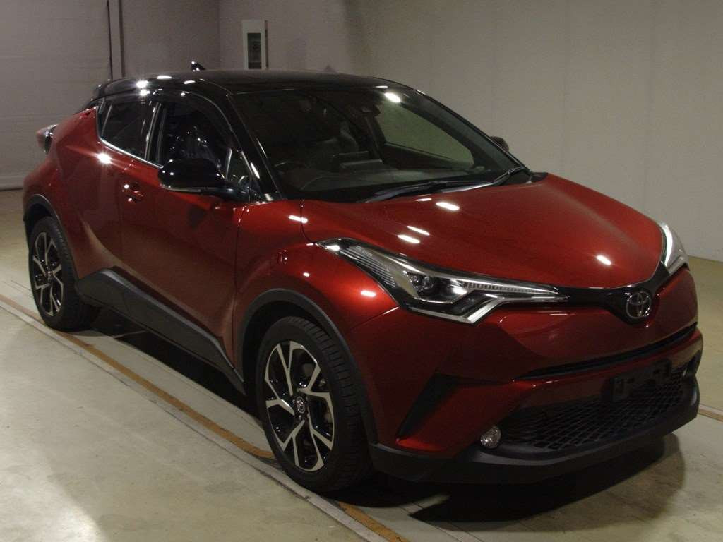 2017 Toyota C-HR NGX50[2]