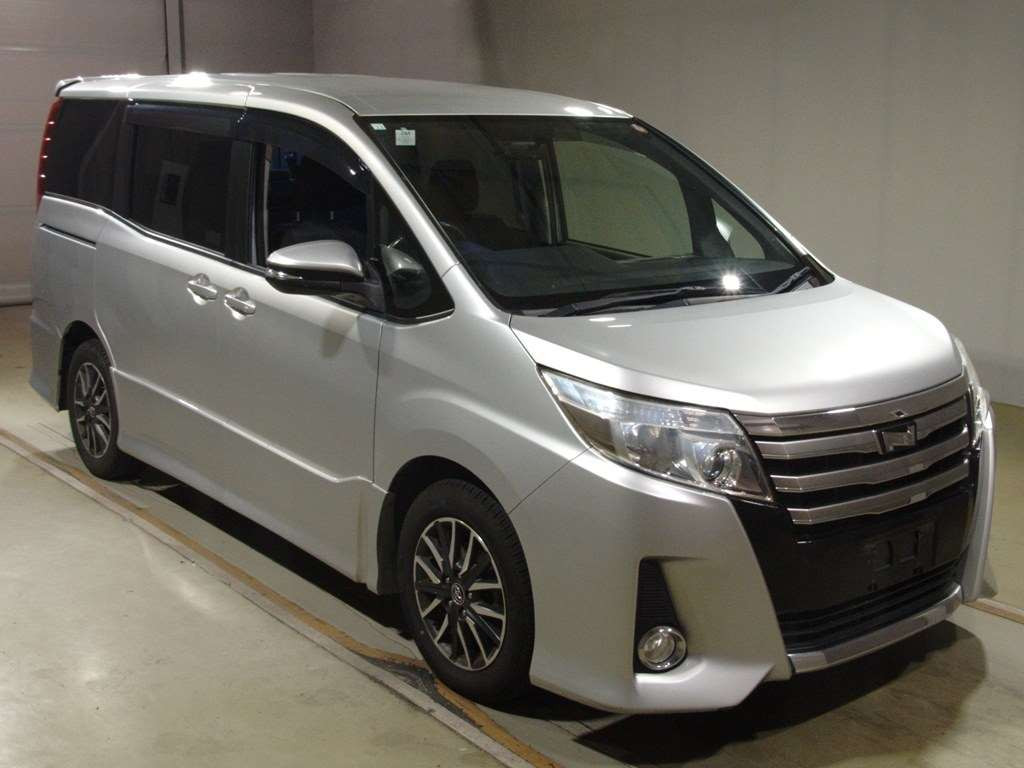 2014 Toyota Noah ZRR80W[2]