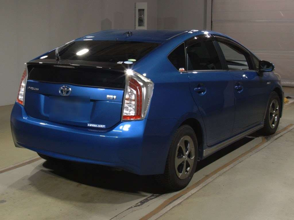 2013 Toyota Prius ZVW30[1]