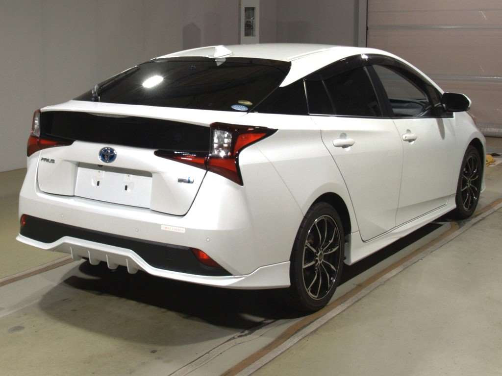 2020 Toyota Prius ZVW51[1]