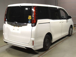 2015 Toyota Noah