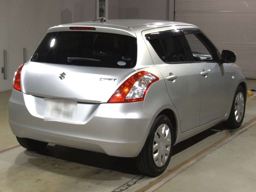 2011 Suzuki Swift ZC72S[1]