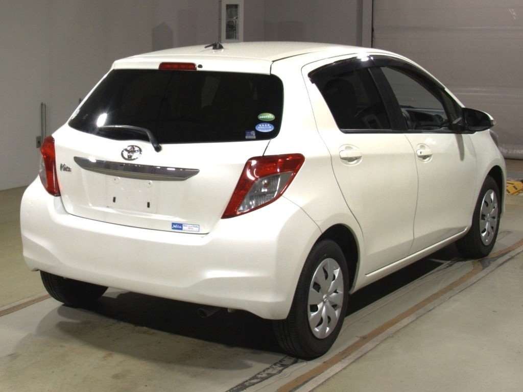 2013 Toyota Vitz NSP130[1]