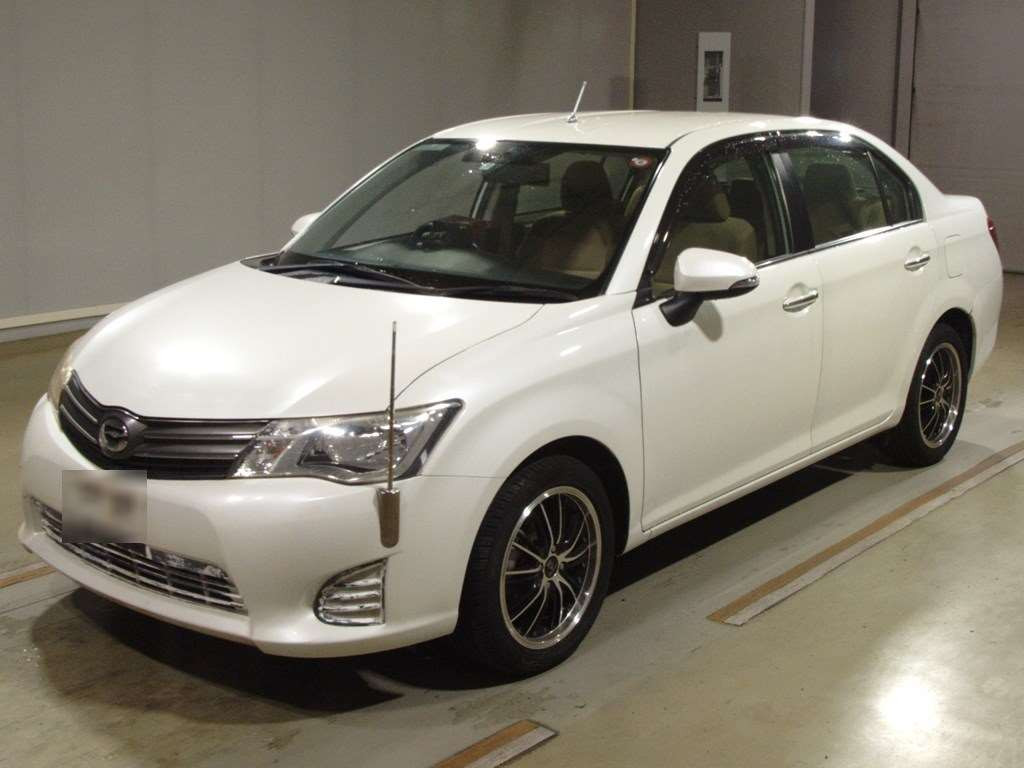 2013 Toyota Corolla Axio NRE160[0]