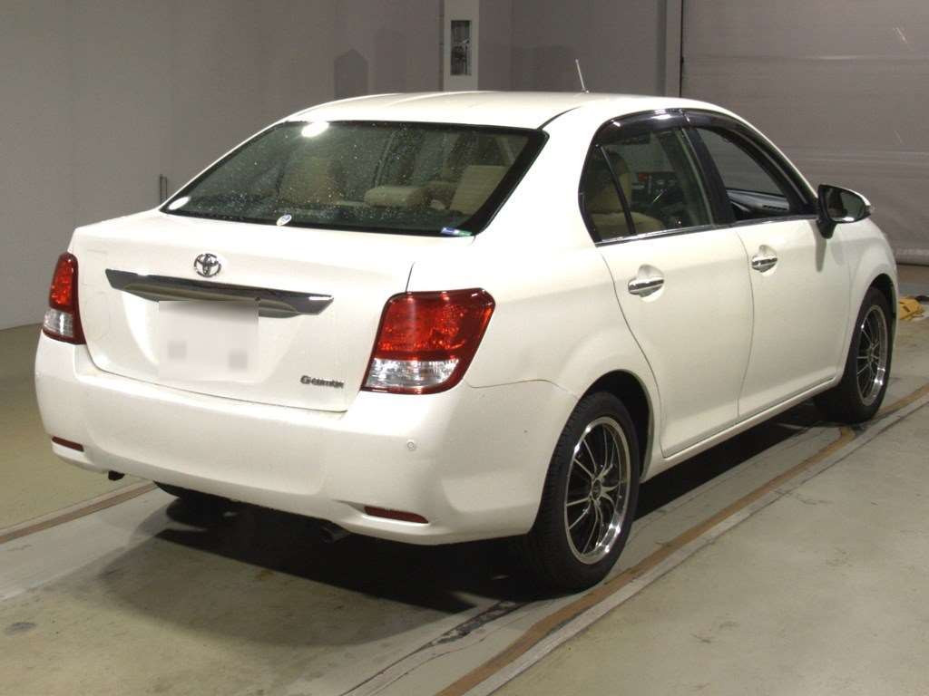 2013 Toyota Corolla Axio NRE160[1]