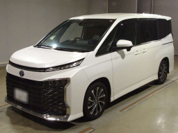 2023 Toyota Voxy