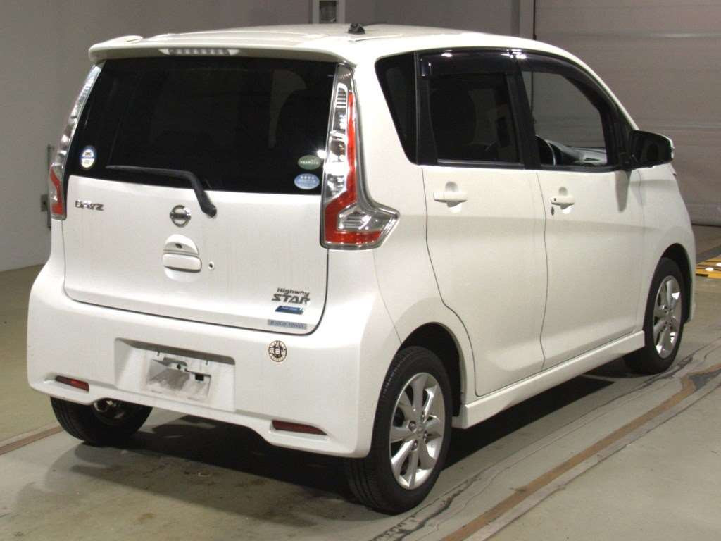 2015 Nissan DAYZ B21W[1]