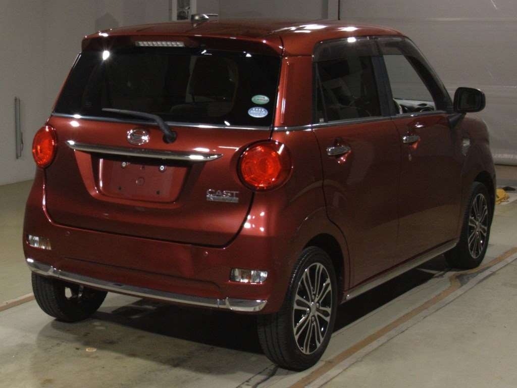 2015 Daihatsu Cast LA250S[1]