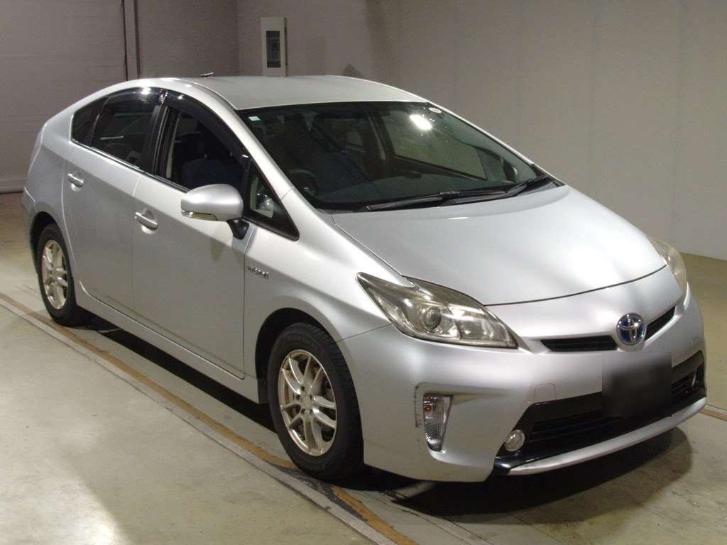 2012 Toyota Prius ZVW30[2]