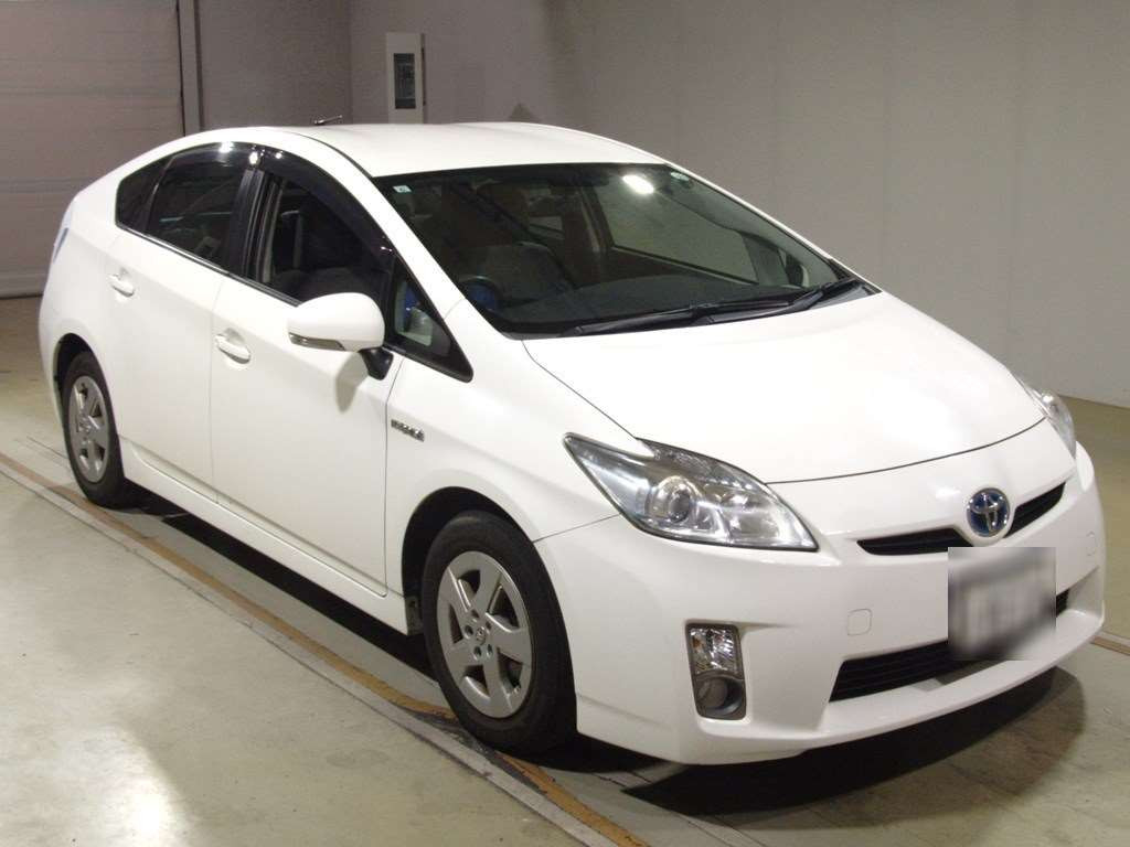 2010 Toyota Prius ZVW30[2]