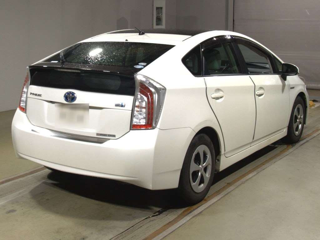 2012 Toyota Prius ZVW30[1]