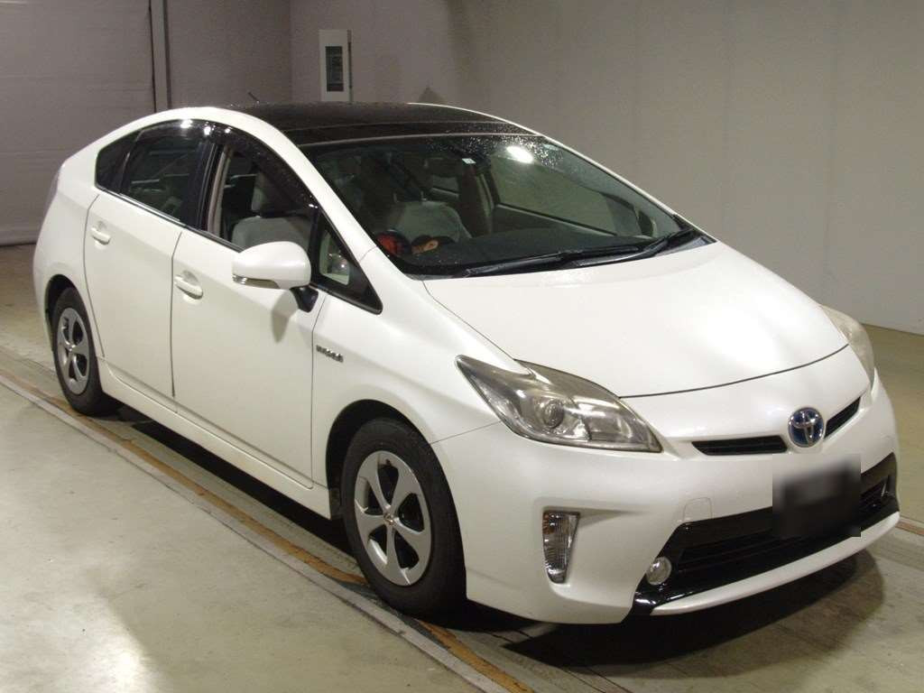 2012 Toyota Prius ZVW30[2]