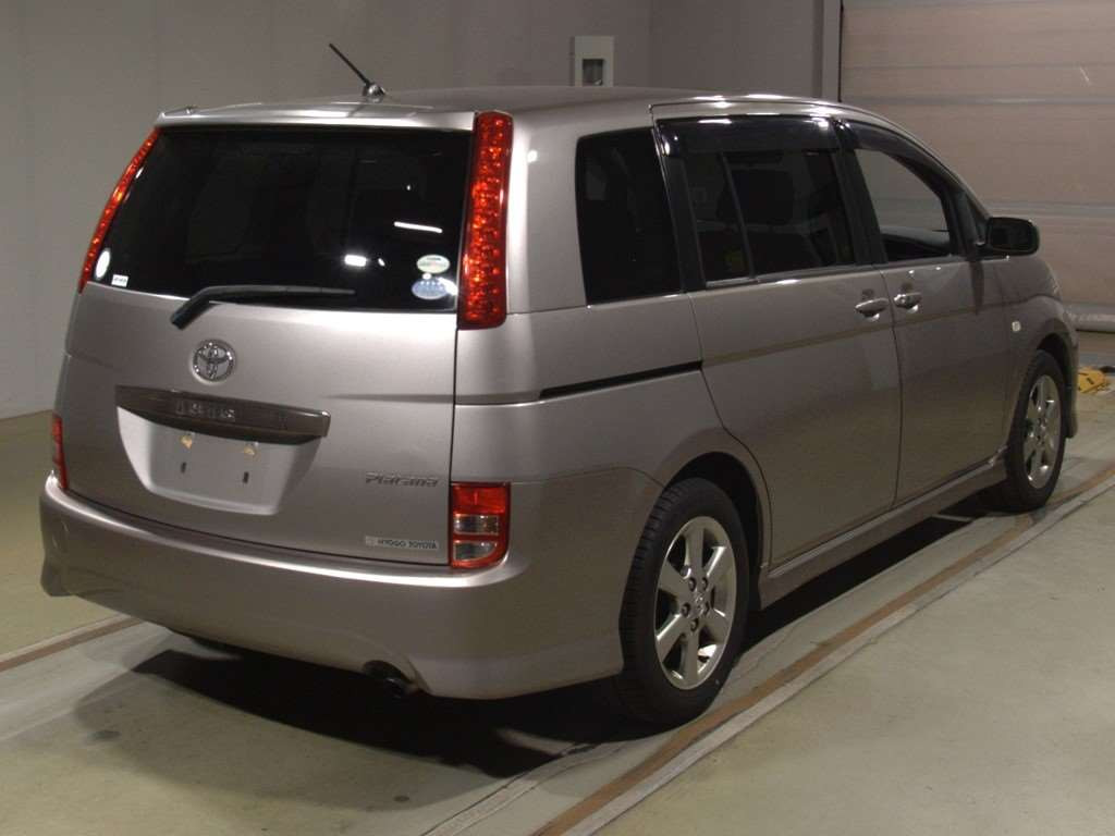 2006 Toyota Isis ANM10W[1]