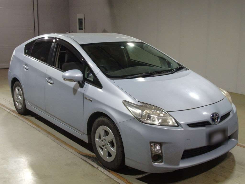 2011 Toyota Prius ZVW30[2]